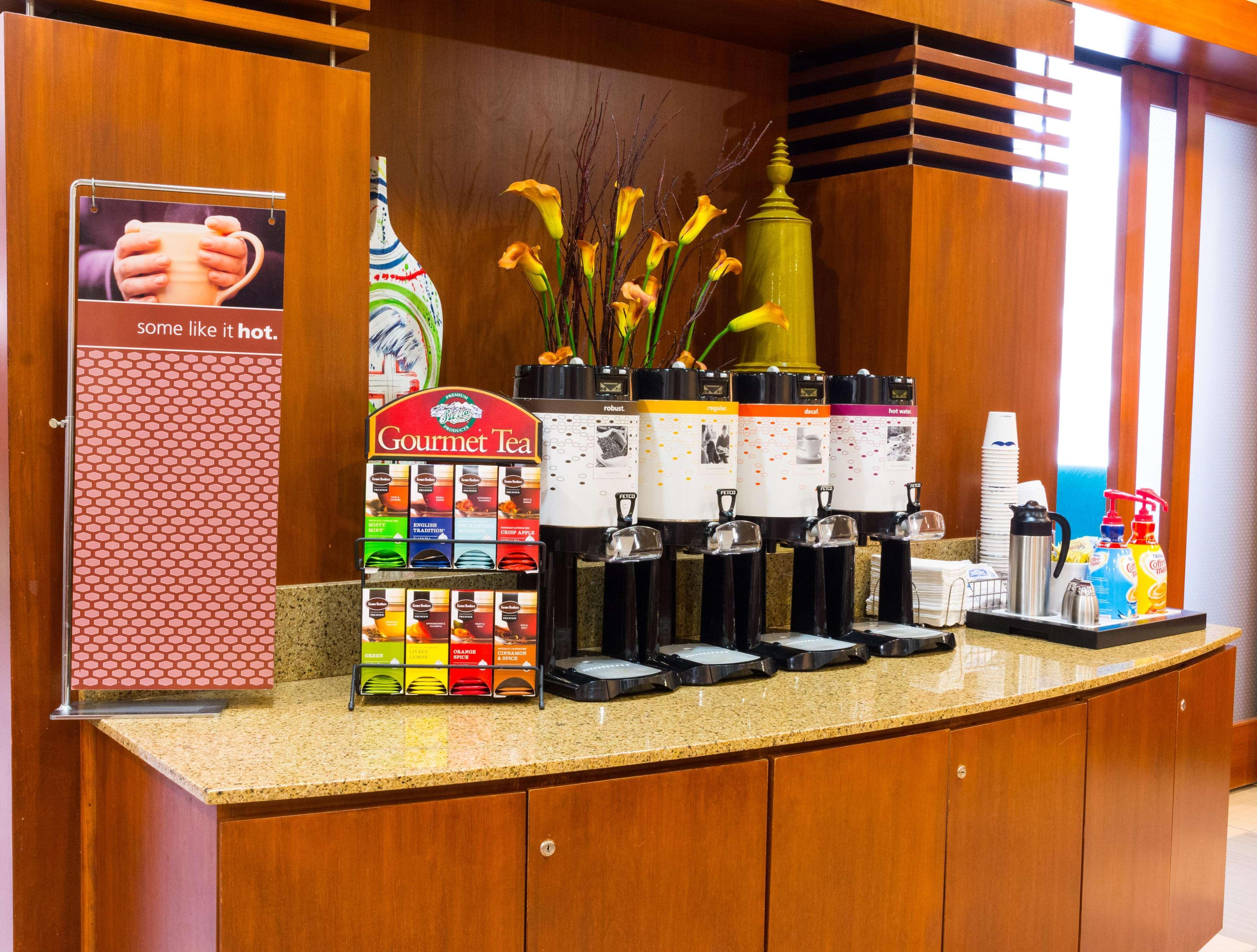 Hampton Inn & Suites Riverside/Corona East Dış mekan fotoğraf