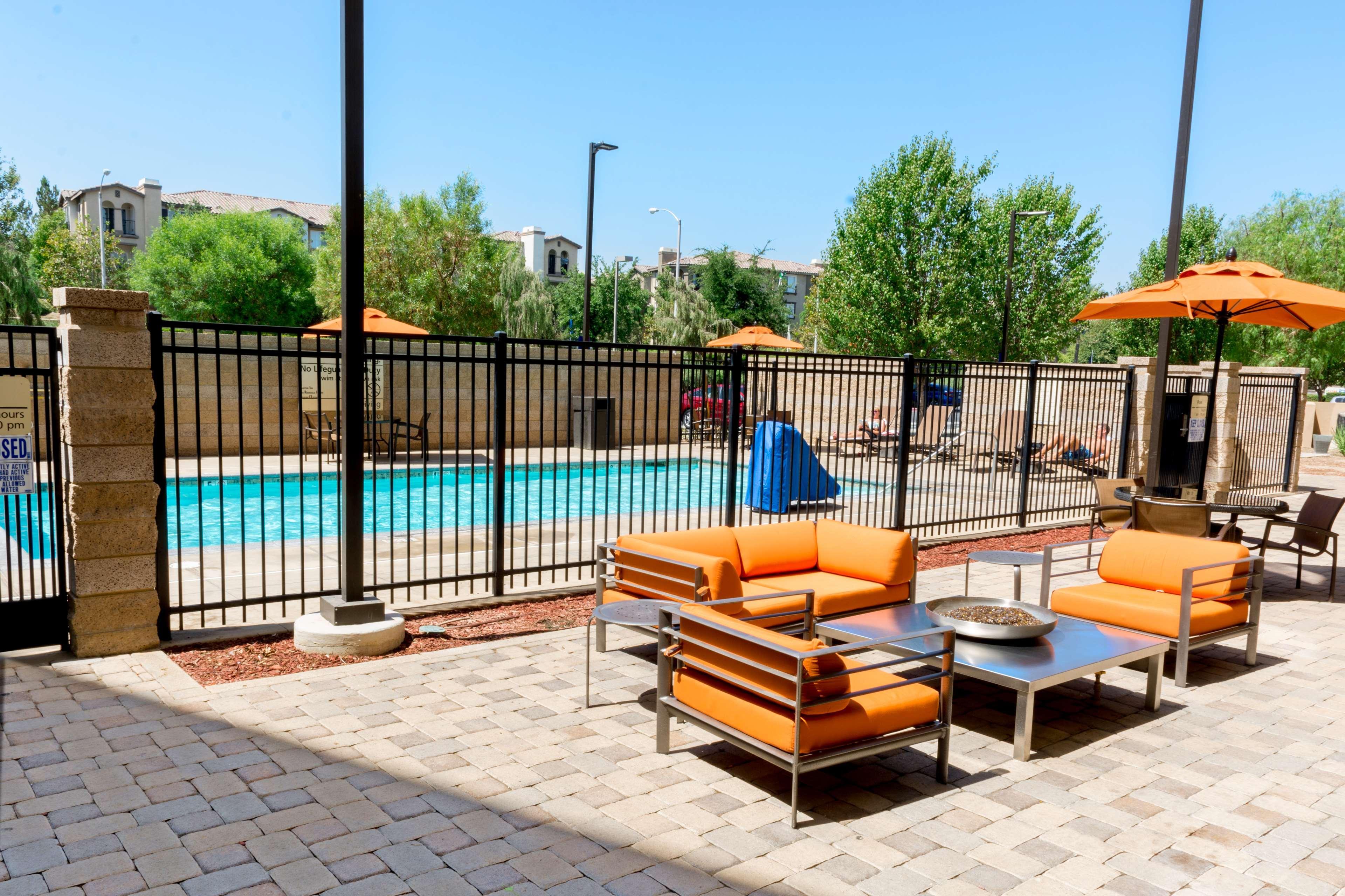 Hampton Inn & Suites Riverside/Corona East Dış mekan fotoğraf