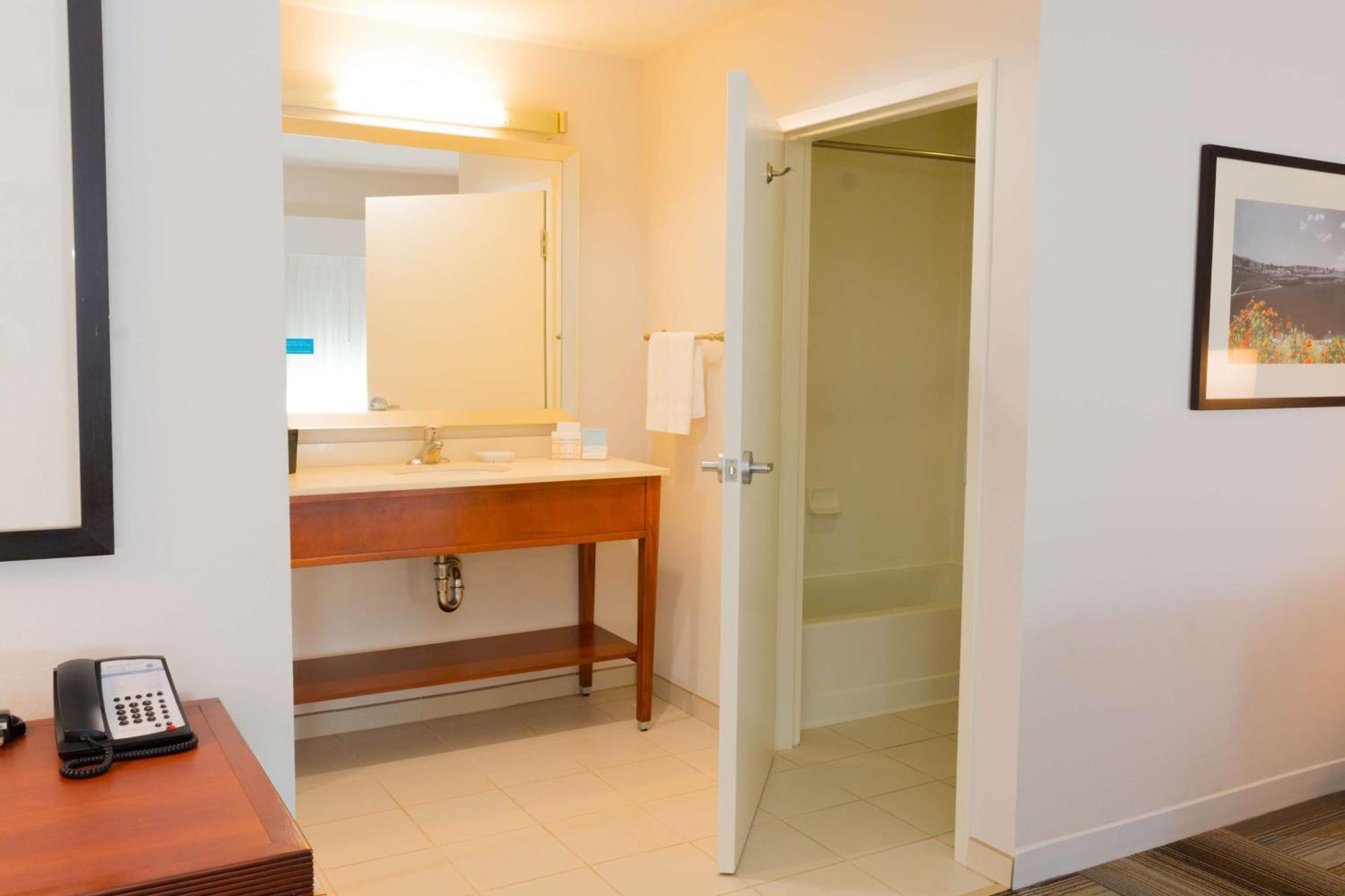 Hampton Inn & Suites Riverside/Corona East Dış mekan fotoğraf