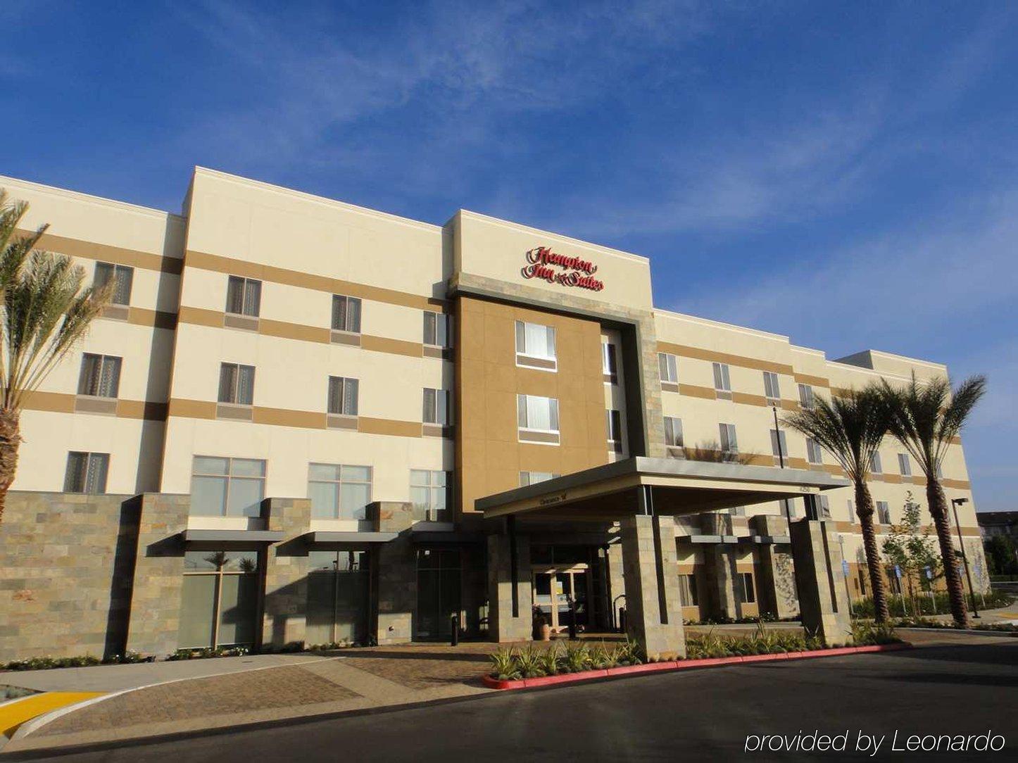 Hampton Inn & Suites Riverside/Corona East Dış mekan fotoğraf