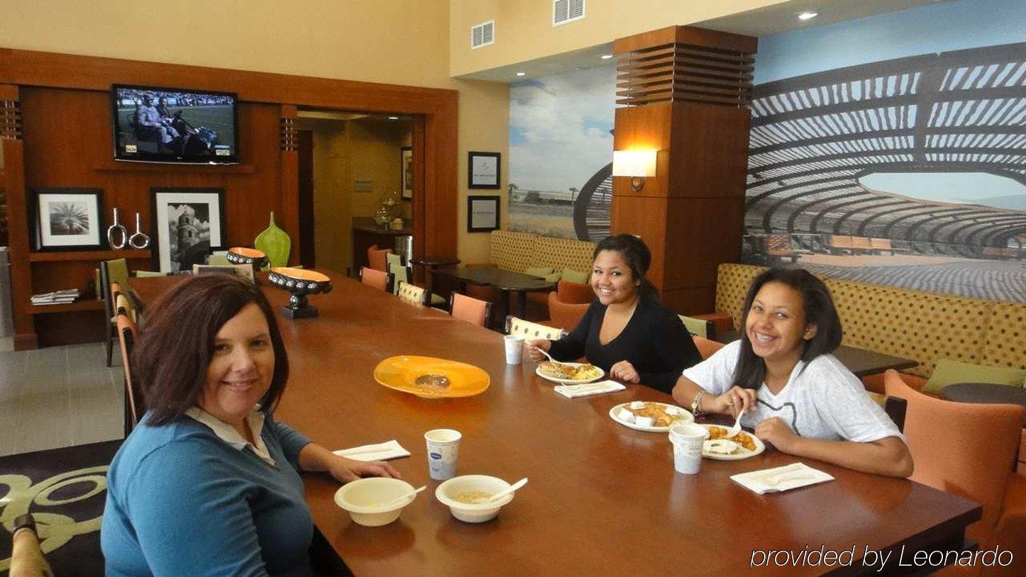 Hampton Inn & Suites Riverside/Corona East Restoran fotoğraf