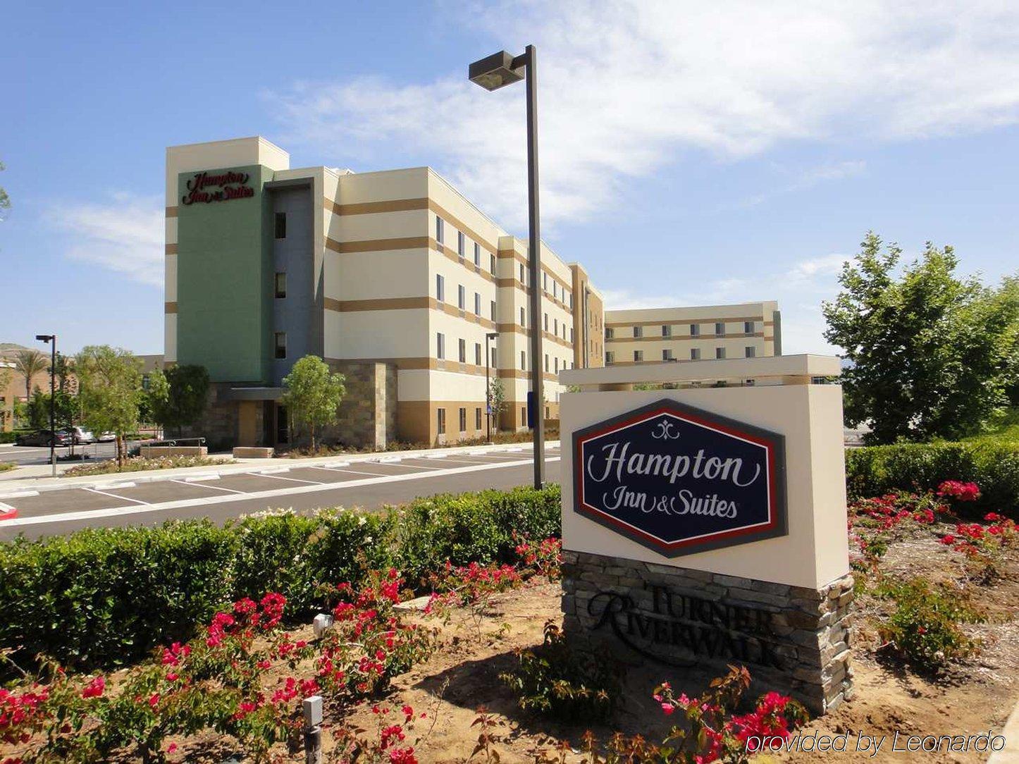 Hampton Inn & Suites Riverside/Corona East Dış mekan fotoğraf