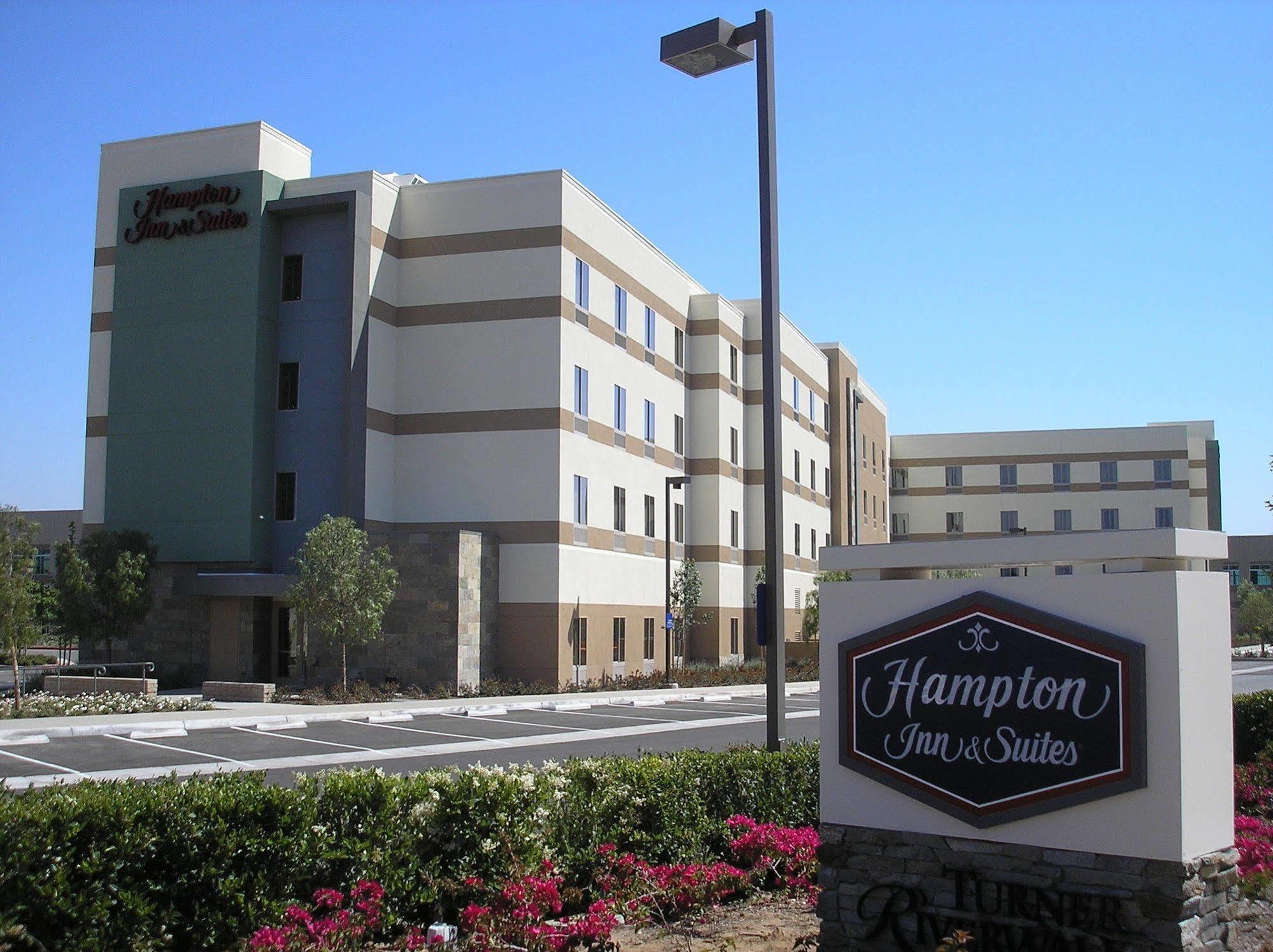 Hampton Inn & Suites Riverside/Corona East Dış mekan fotoğraf